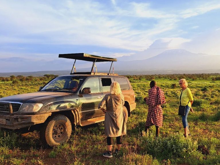 best-4×4-cars-for-uganda-safaris-and-tours-768×576-1